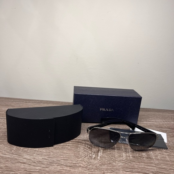 New Prada SPR 52P Sunglasses Grey Polarized Gunmetal/Black - Picture 5 of 13